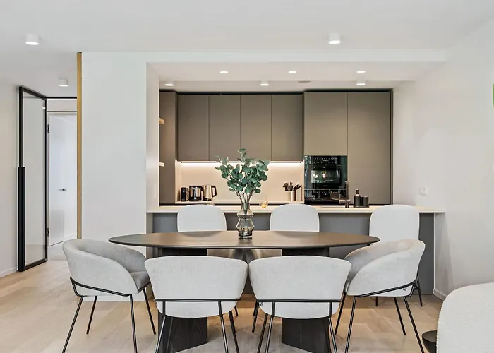 Spacious 6Th-Floor Gem: Modernity Meets Comfort