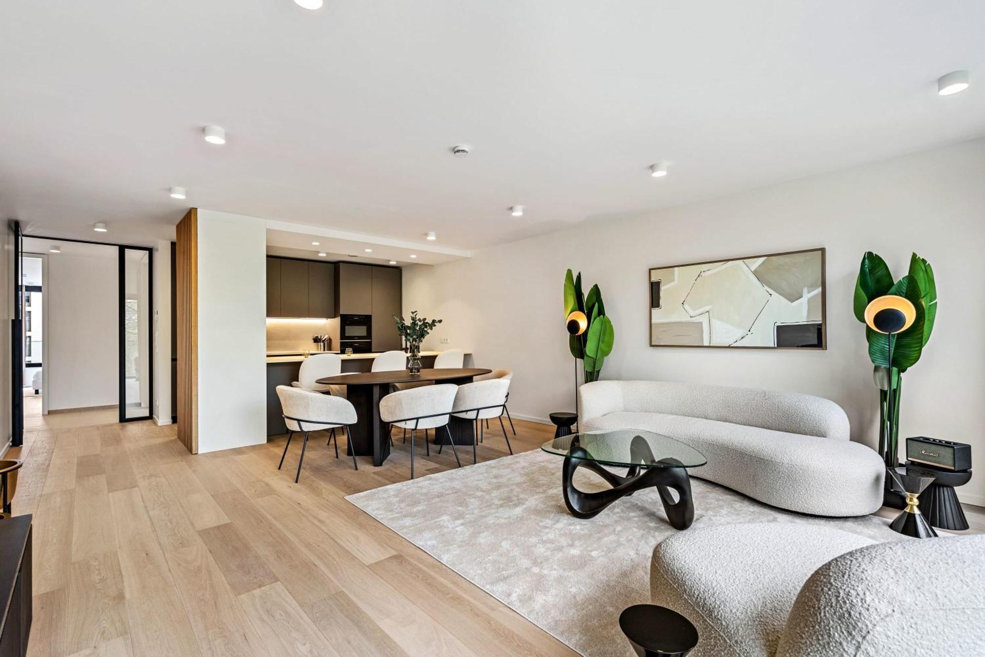 Апартаменты Spacious 6th-floor Gem: Modernity Meets Comfort Люксембург